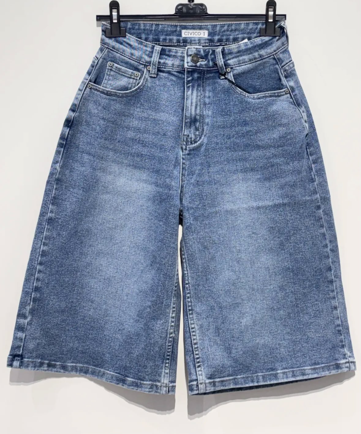 BERMUDA JEANS